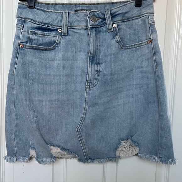 Wild Fable Denim Skirt Light Wash Distressed Raw Hem Mini Blue Jean Skirt - Picture 4 of 5
